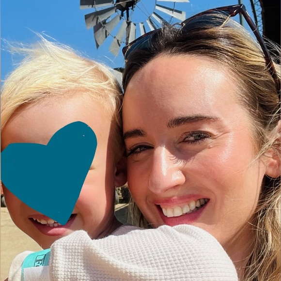 Meet your Posher, Laura - Picture 1 of 3